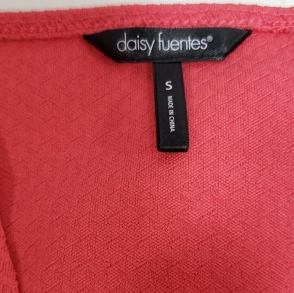 Daisy Fuentes Peplum Short Sleeve Coral Top - Picture 5 of 7
